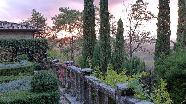 Coucher de soleil vu de la terrace des coeurs à Villa le Barone Toscane 