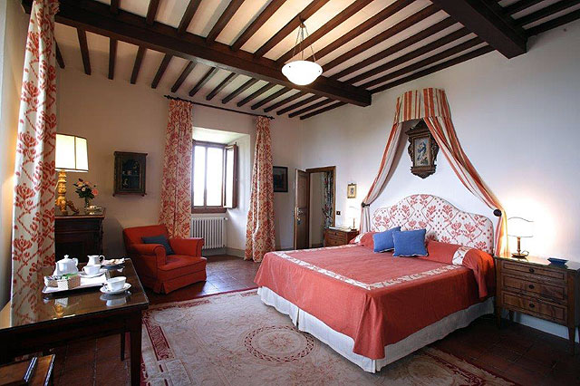 Hôtel historique Villa le Barone , la chambre de la Marquise Viviani Della Robbia 